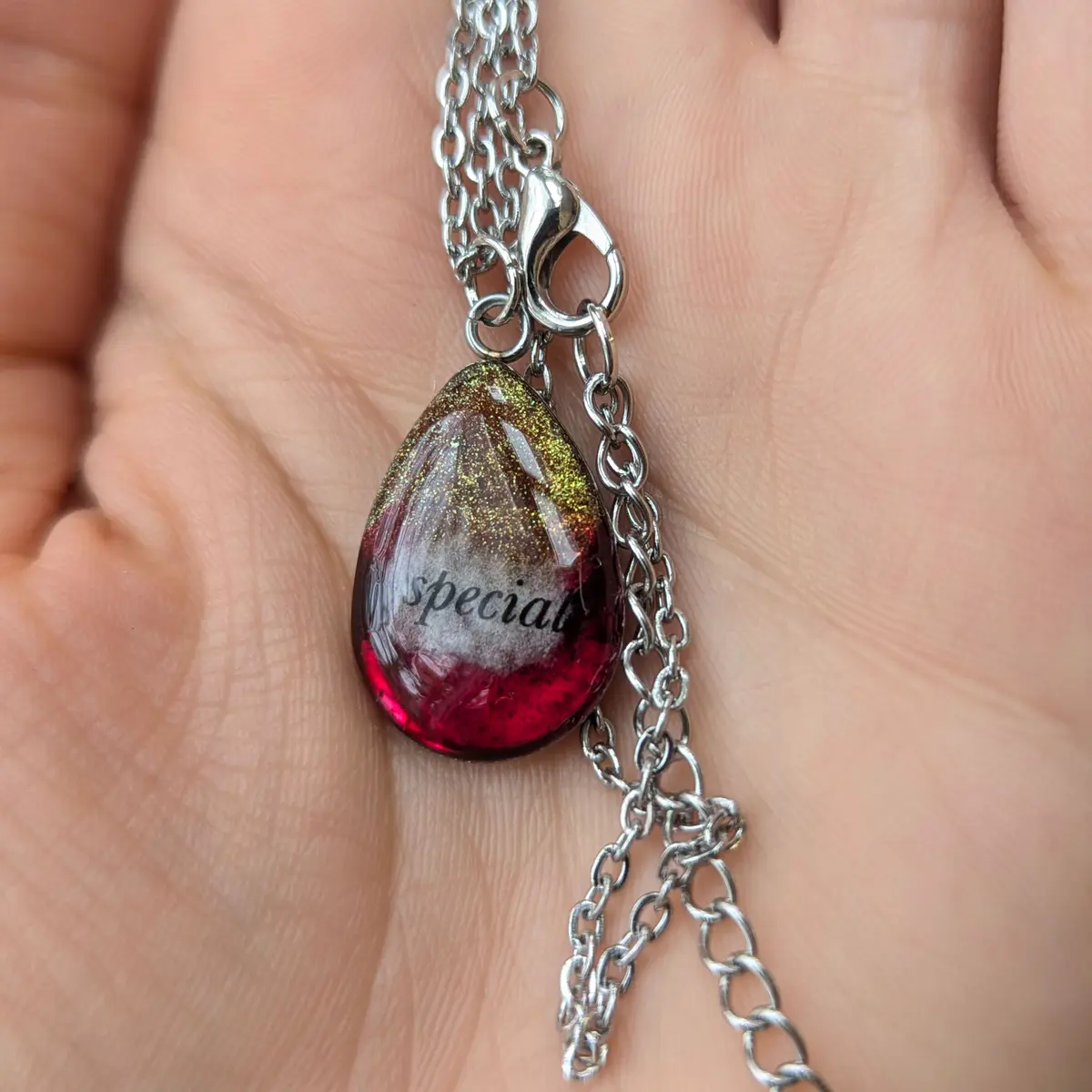 Resin stainless steel pendant necklace red