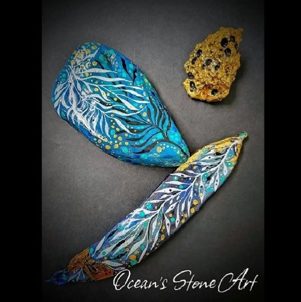 Artistic Set Stone + Flamboyant Pod