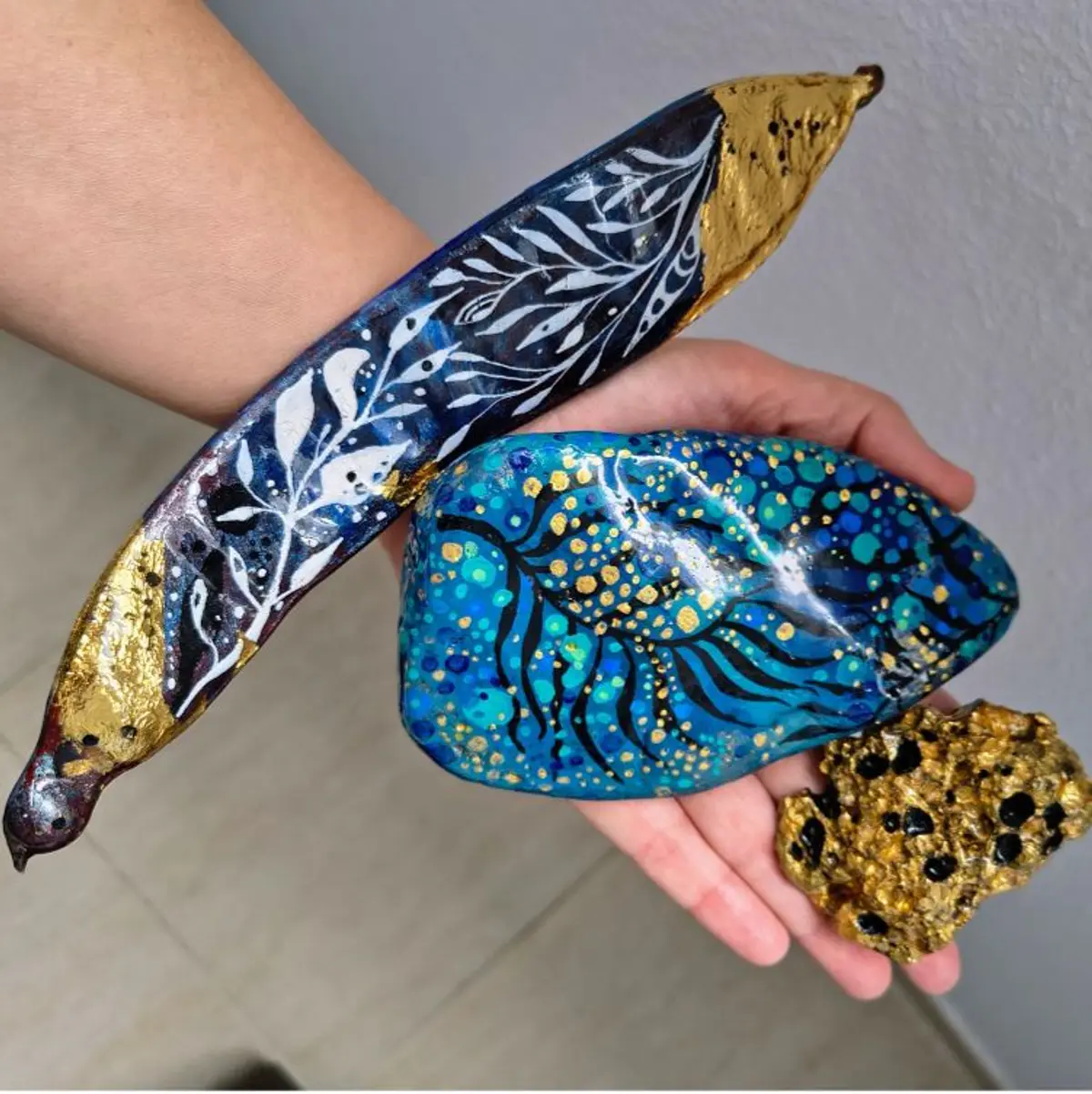 Artistic Set Stone + Flamboyant Pod in my hand