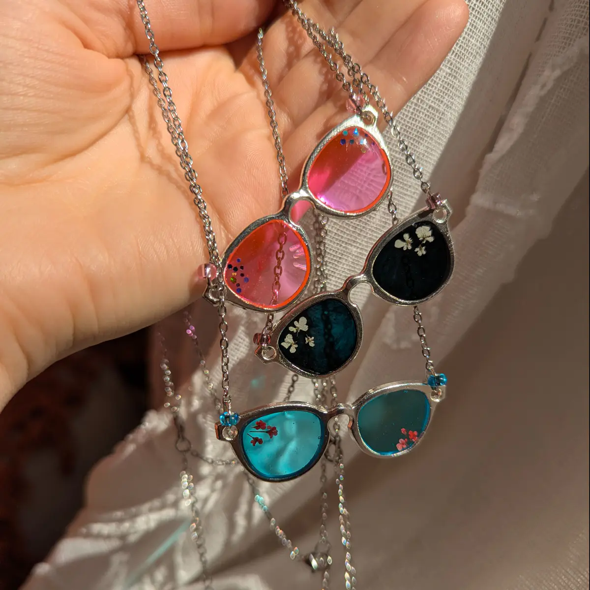 Sunglasses necklaces 