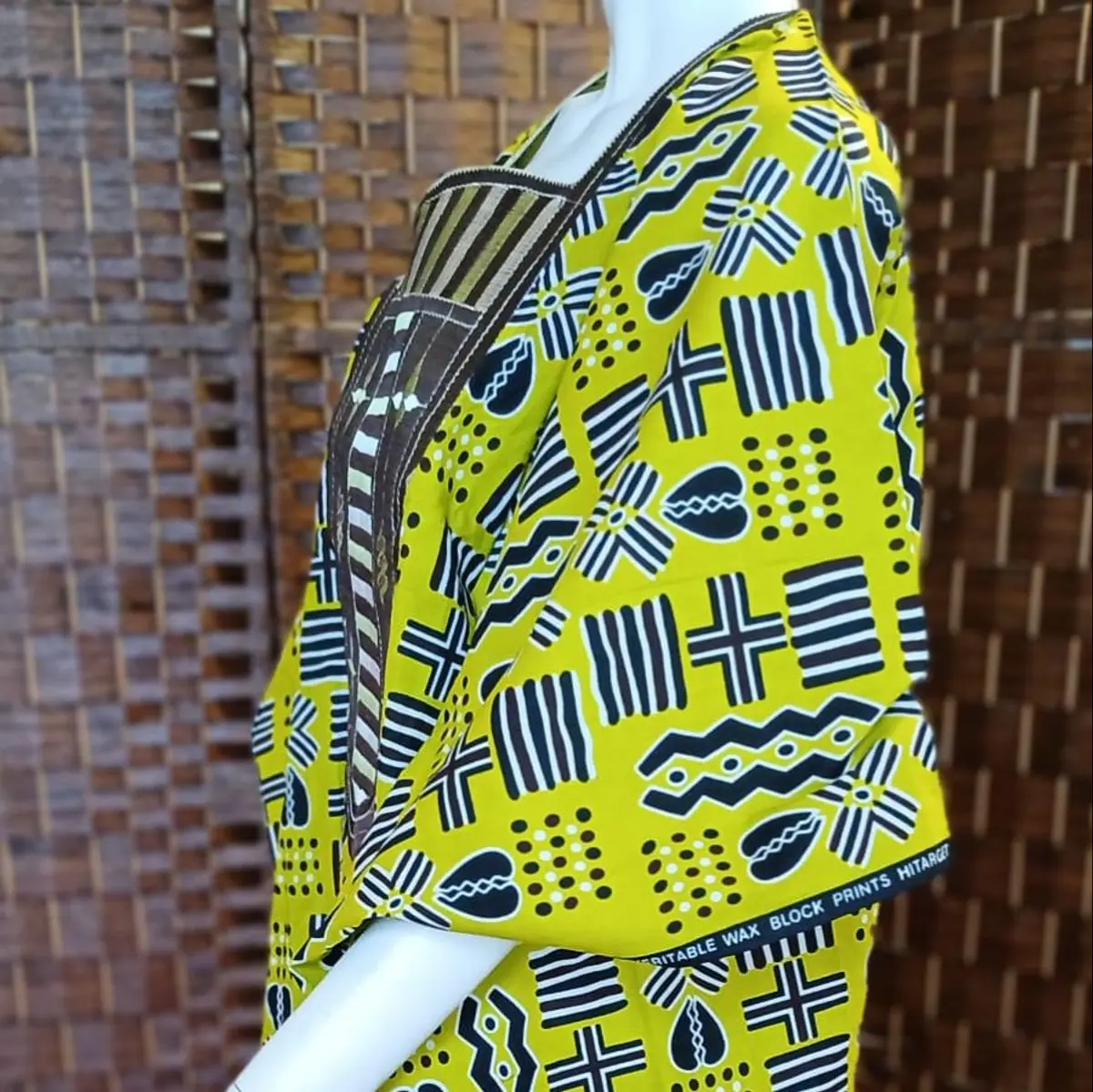 Women African Boubou or dress with embroidery at the front. Unique size, length 140cm and width 115cm