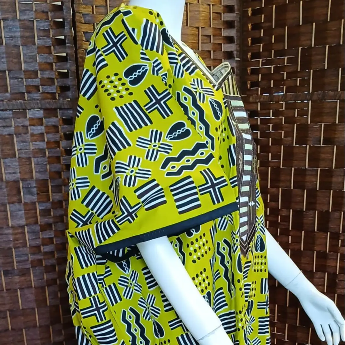 Women African Boubou or dress with embroidery at the front. Unique size, length 140cm and width 115cm