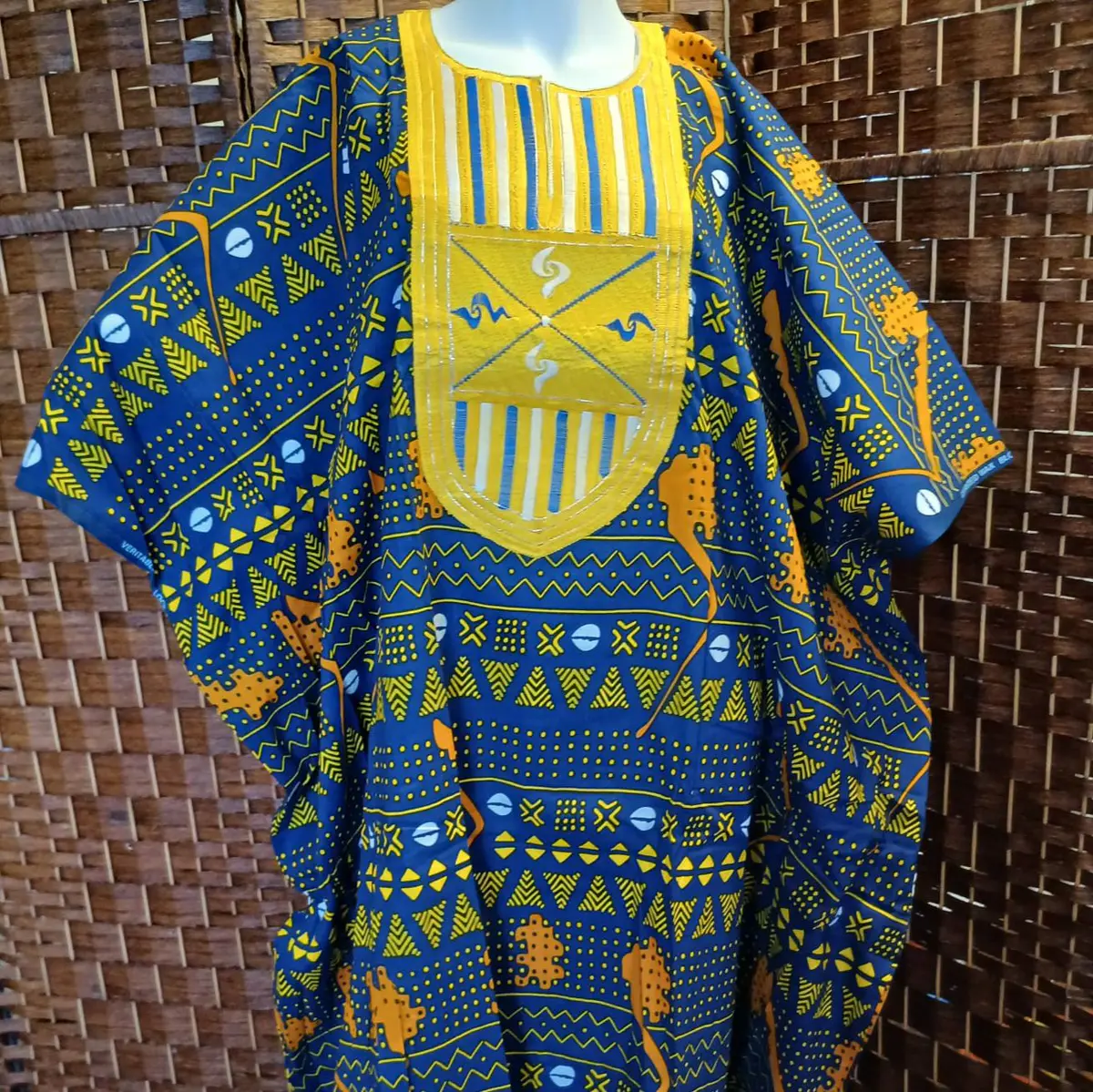 Women African Boubou or dress with embroidery at the front. Unique size, length 140cm and width 115cm