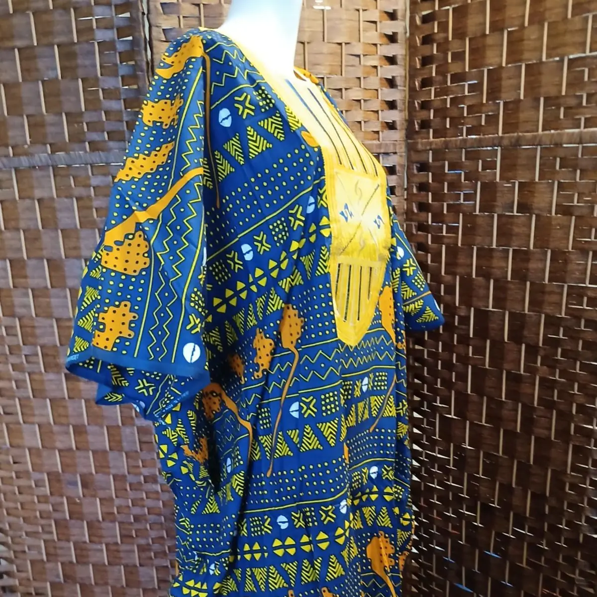 Women African Boubou or dress with embroidery at the front. Unique size, length 140cm and width 115cm
