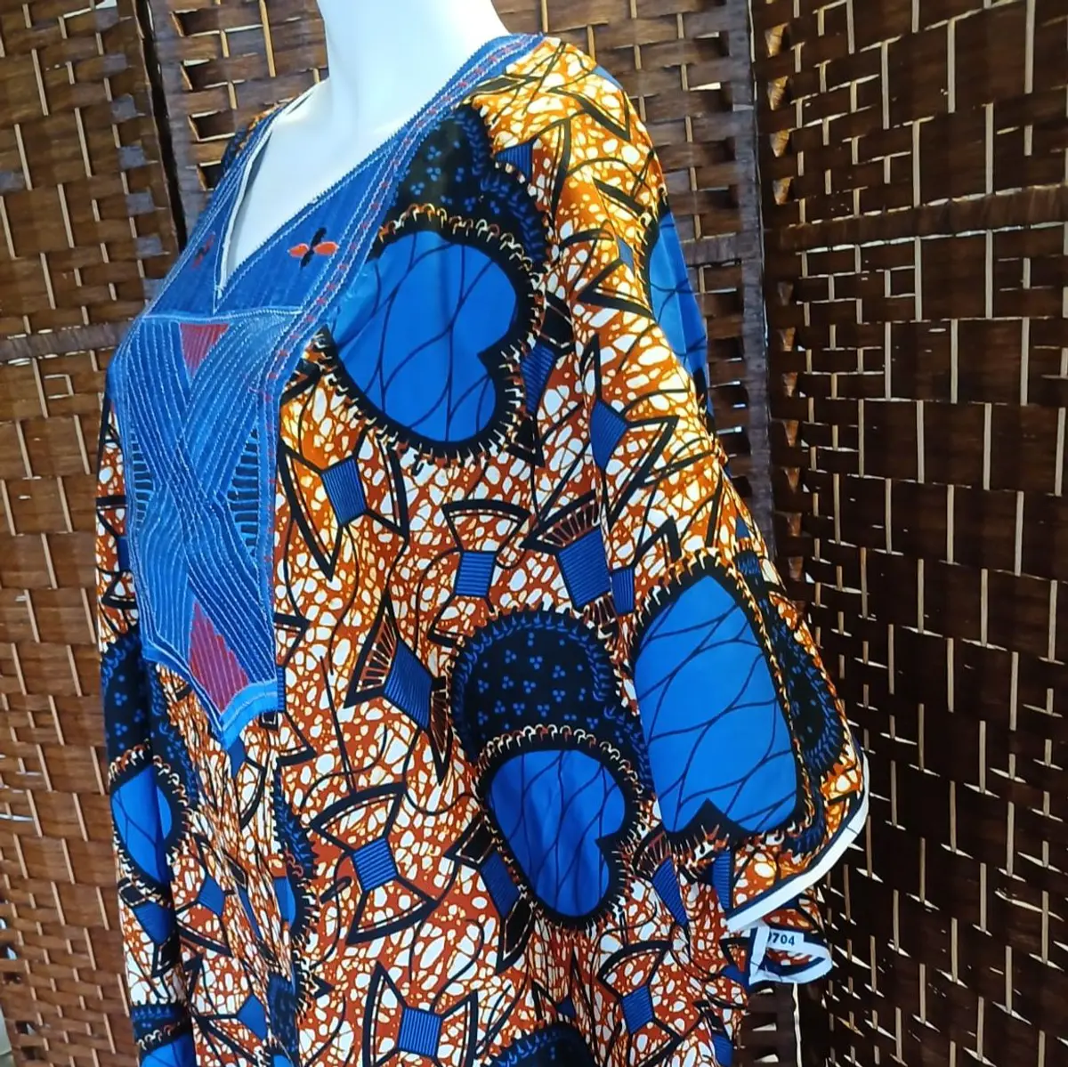 Women African Boubou or dress with embroidery at the front. Unique size, length 140cm and width 115cm