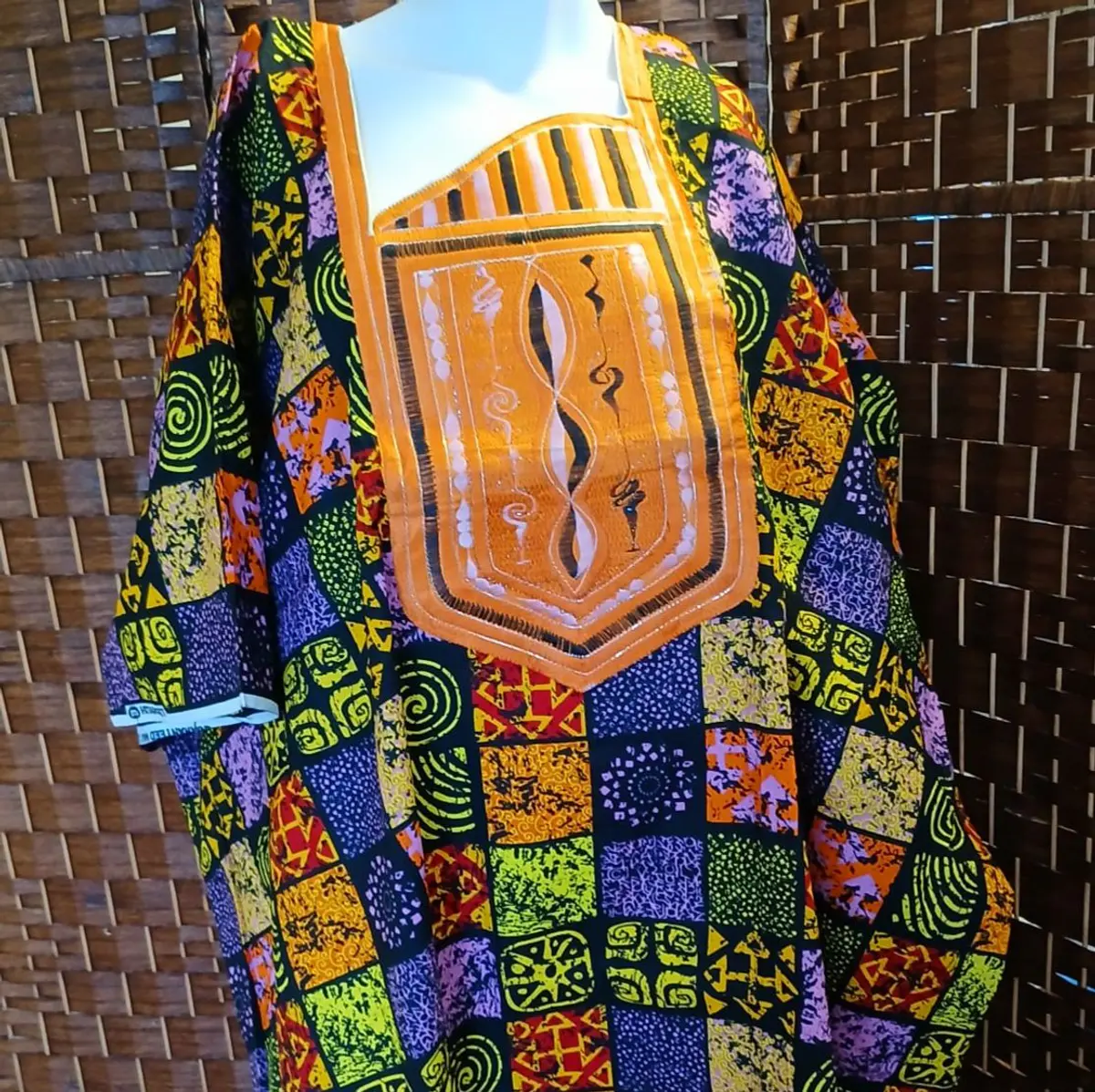 Women African Boubou or dress with embroidery at the front. Unique size, length 140cm and width 115cm