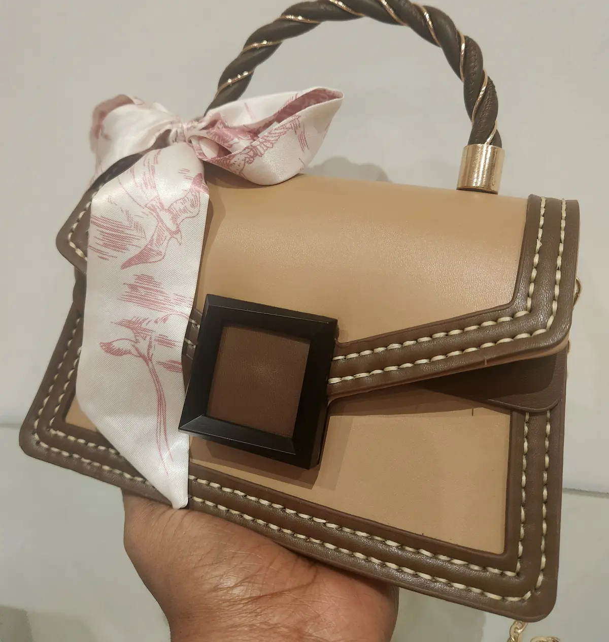 Hand bag