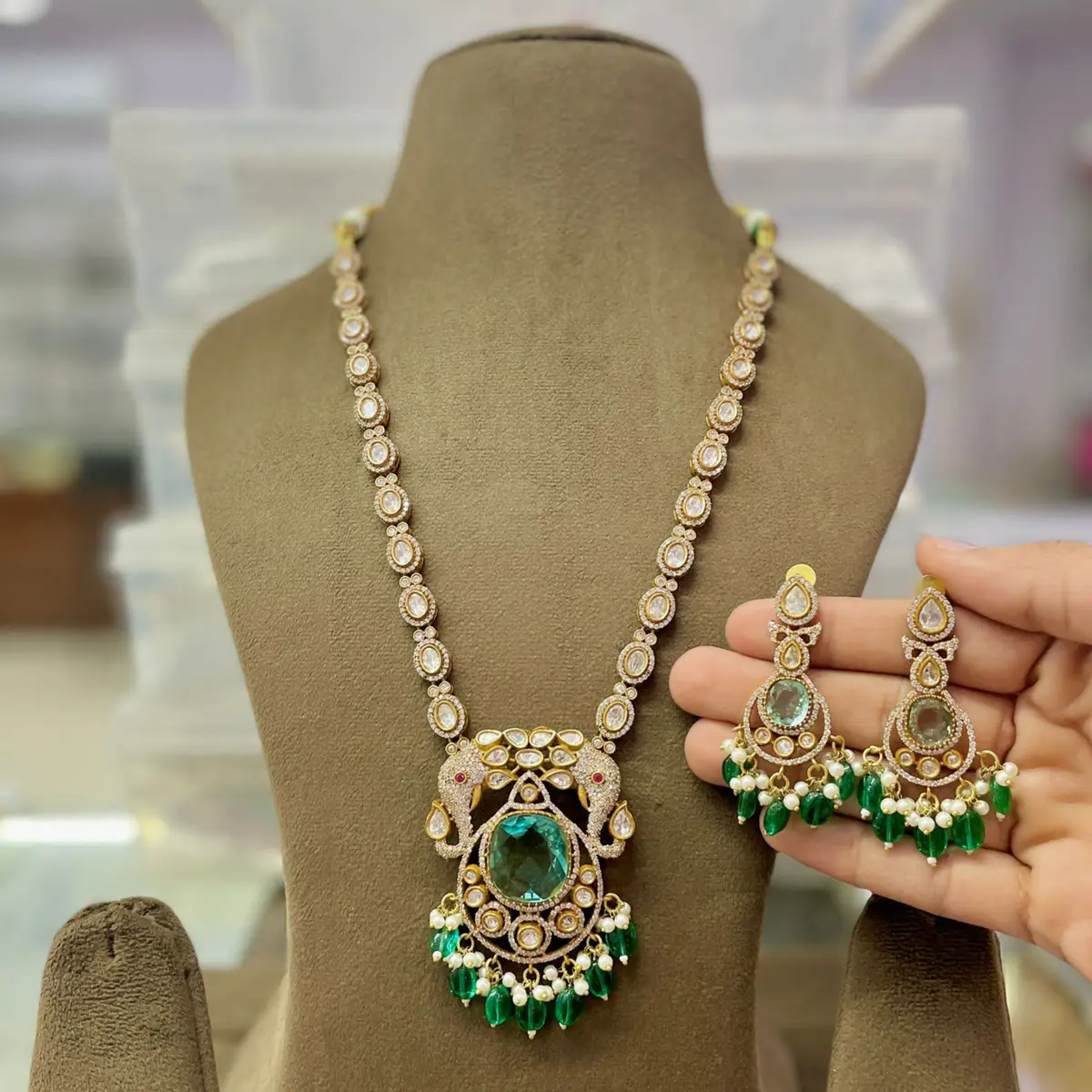 Green Gaesha necklace set
