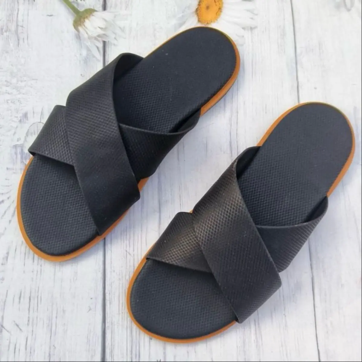 Cozy faux leather slippers 