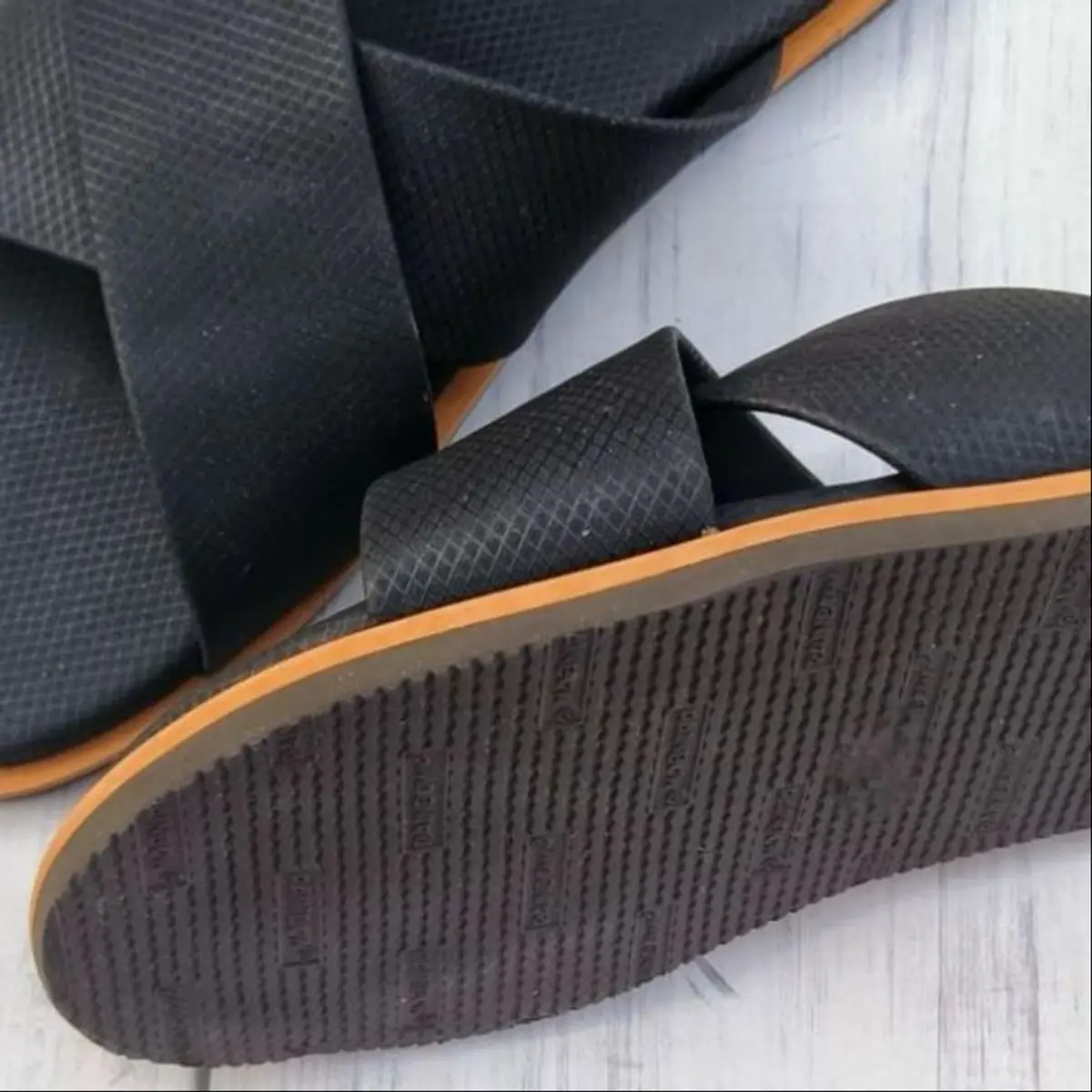 Cozy faux leather slippers 