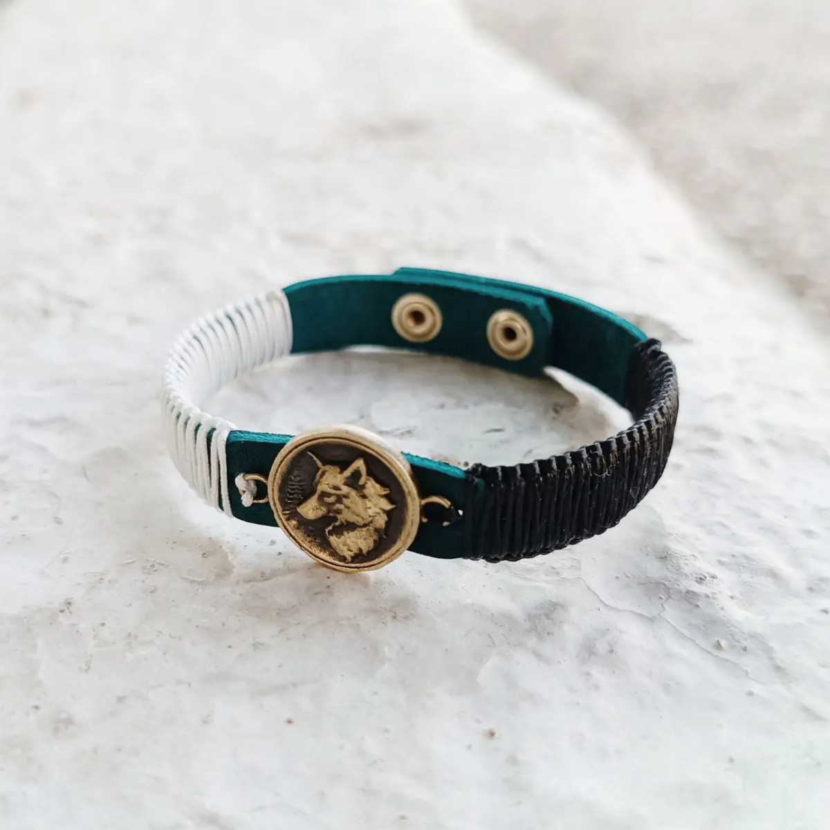 Wolf Black White Out view