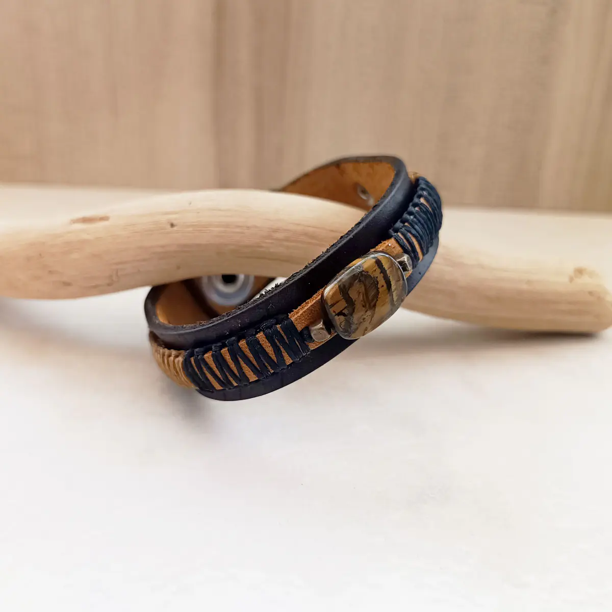 Tiger's Eye Macrame Leather Bracelet close up