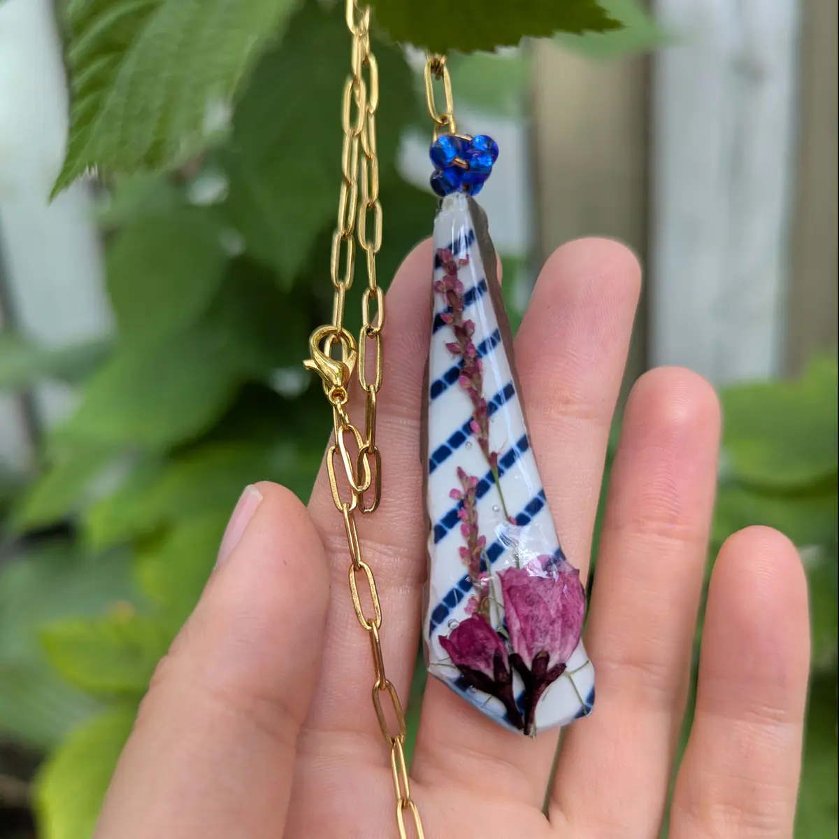 Resin stainless steel pendant necklace 