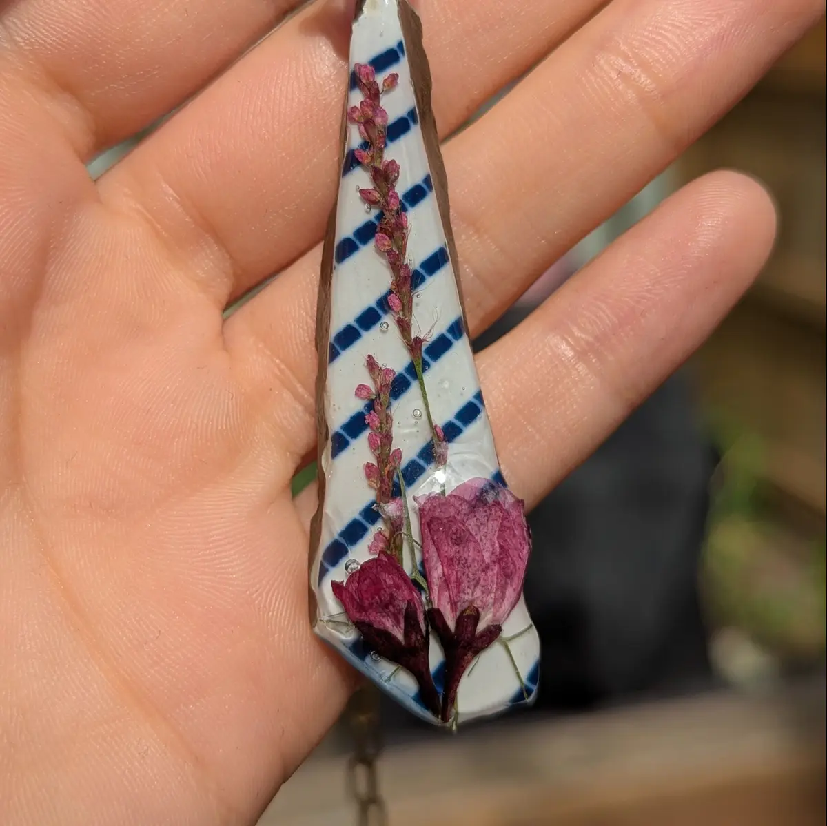 Resin stainless steel pendant necklace 