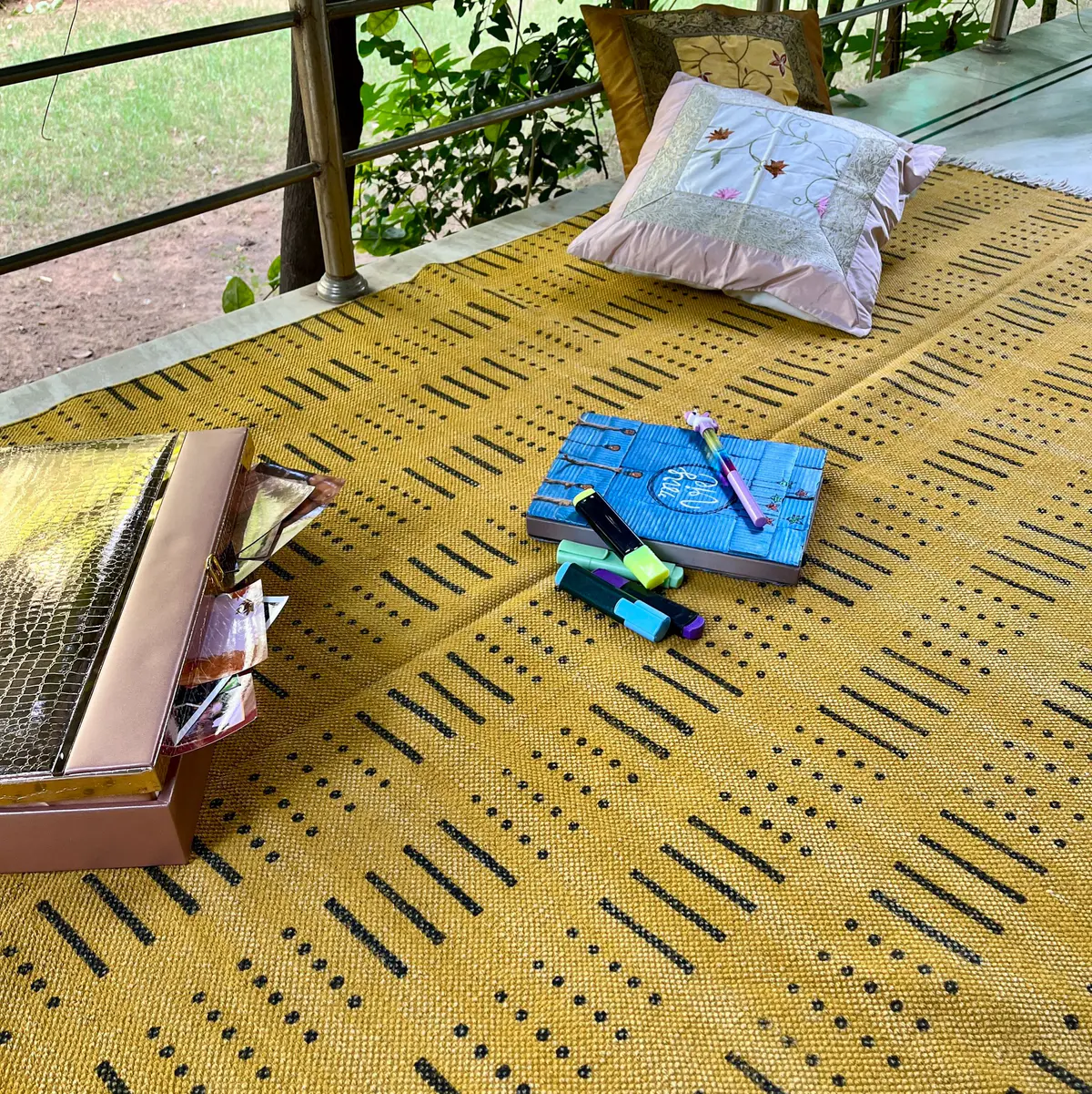 Handcrafted Indian cotton rugs with timeless design. Shop boho area rugs for living room, bedroom & home décor.