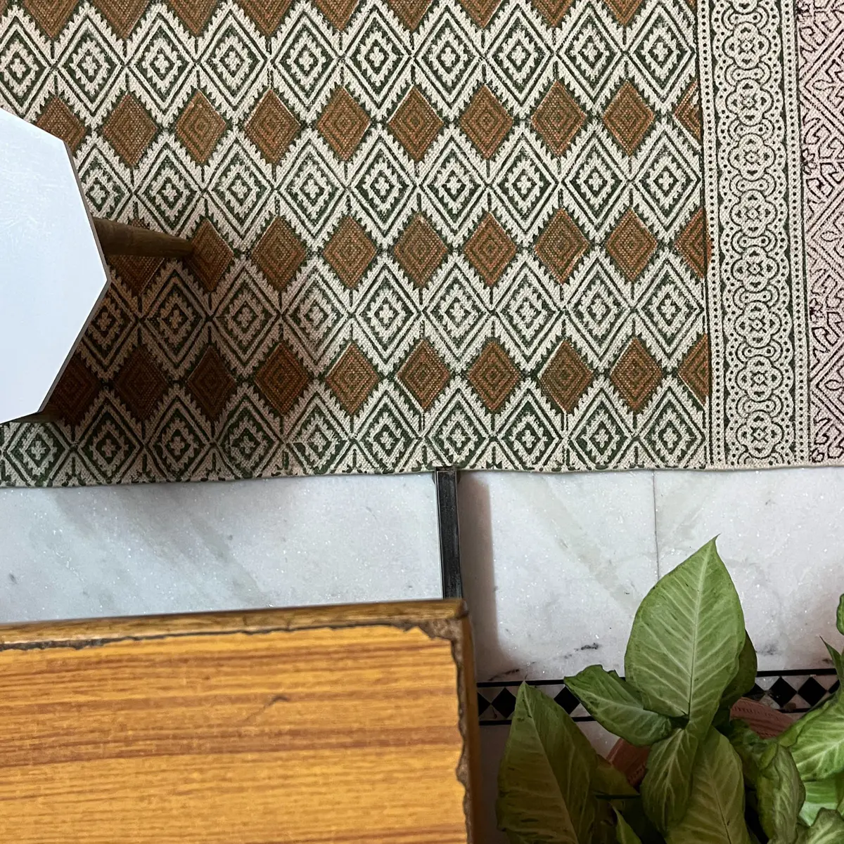 Discover handwoven Indian rugs made from natural cotton. Perfect boho area rugs for living rooms, bedrooms & modern homes.