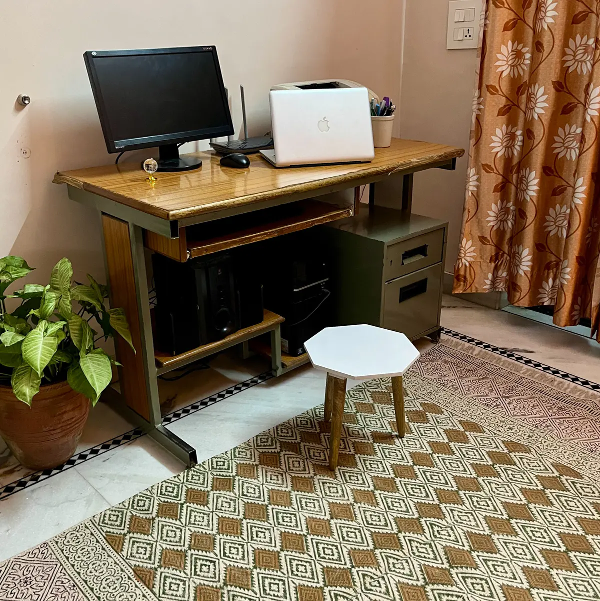 Discover handwoven Indian rugs made from natural cotton. Perfect boho area rugs for living rooms, bedrooms & modern homes.