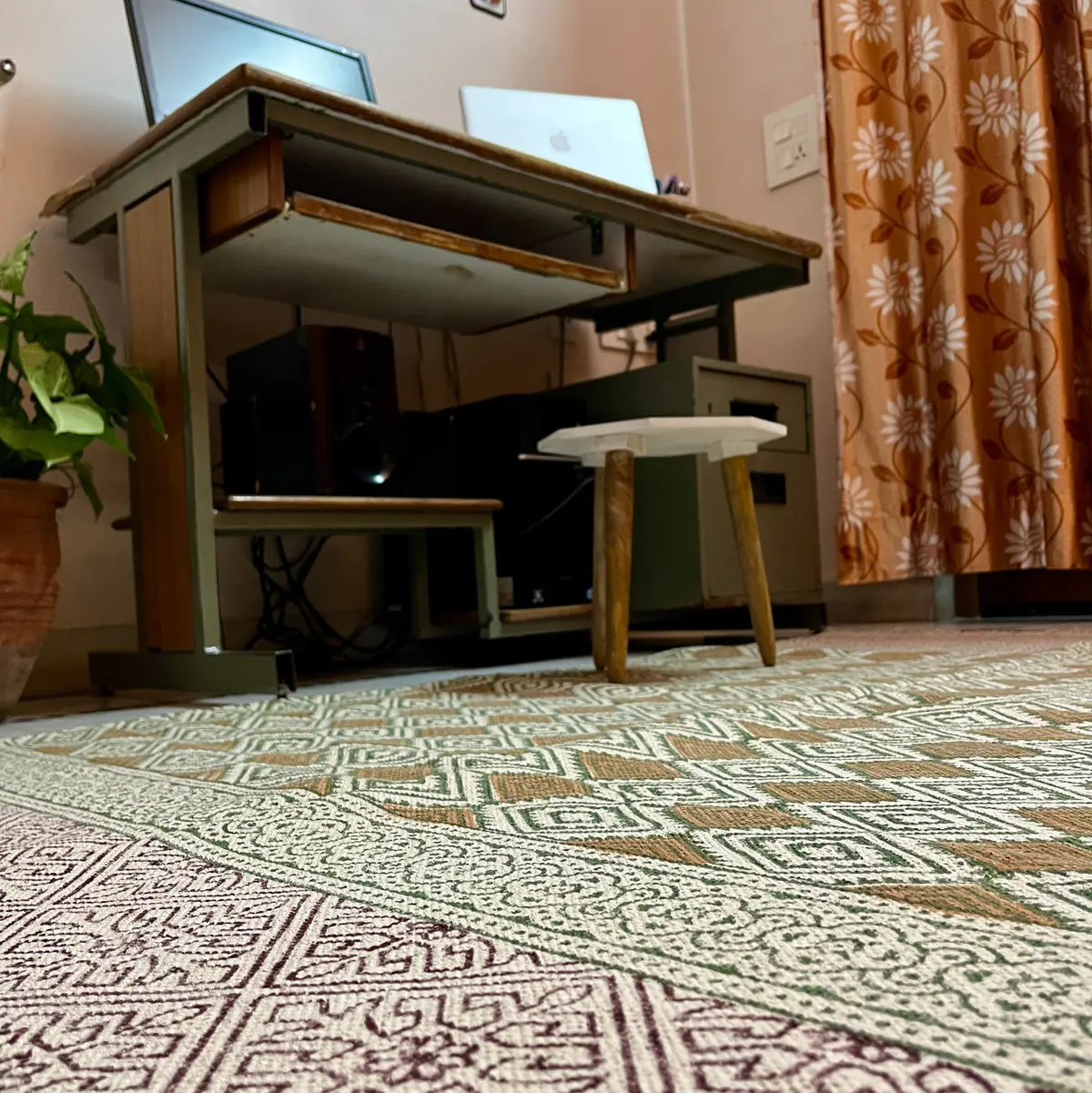 Buy premium handmade cotton rugs from India. Ethically crafted, stylish & perfect for living room and bedroom décor.