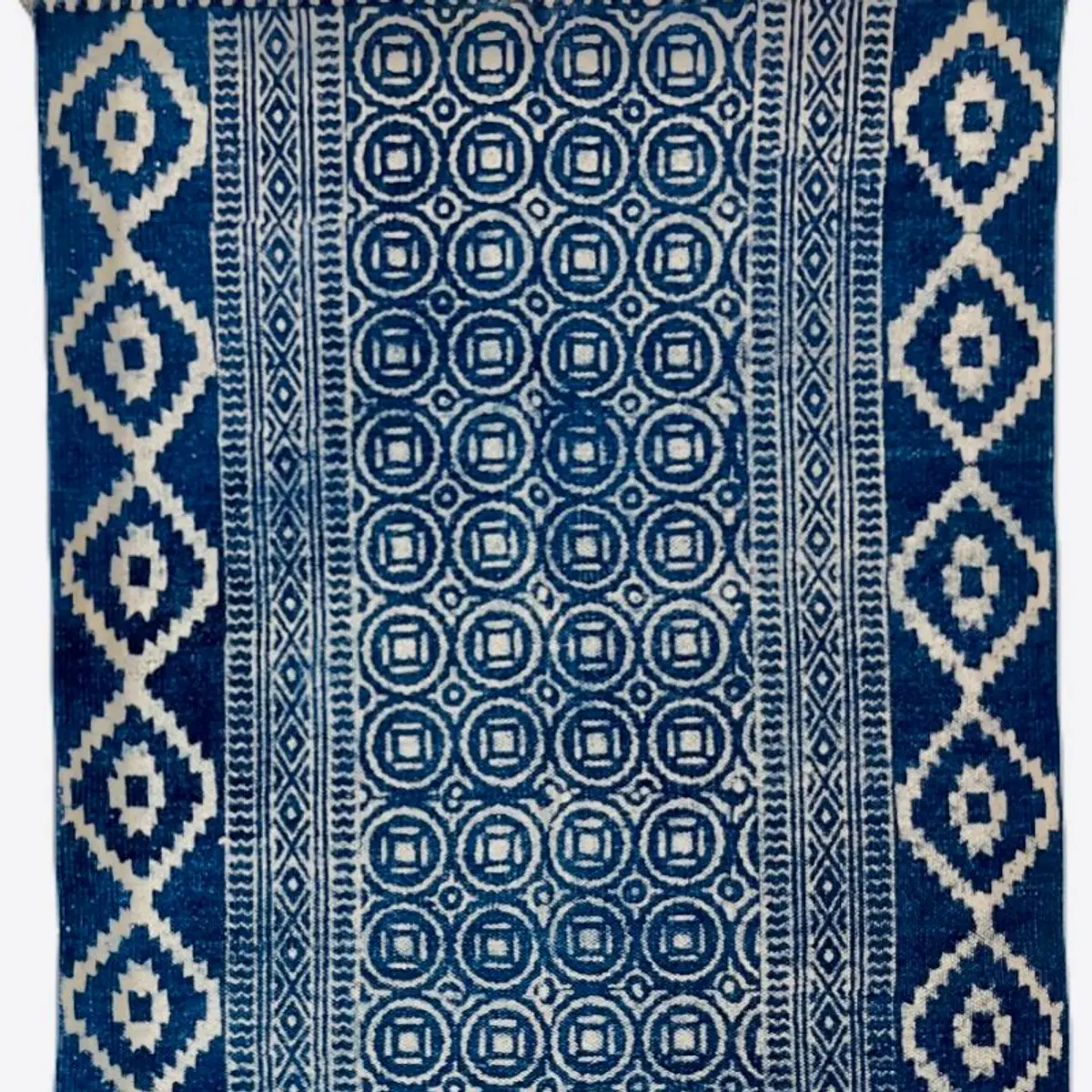 Handcrafted Indian cotton rugs with timeless design. Shop boho area rugs for living room, bedroom & home décor.